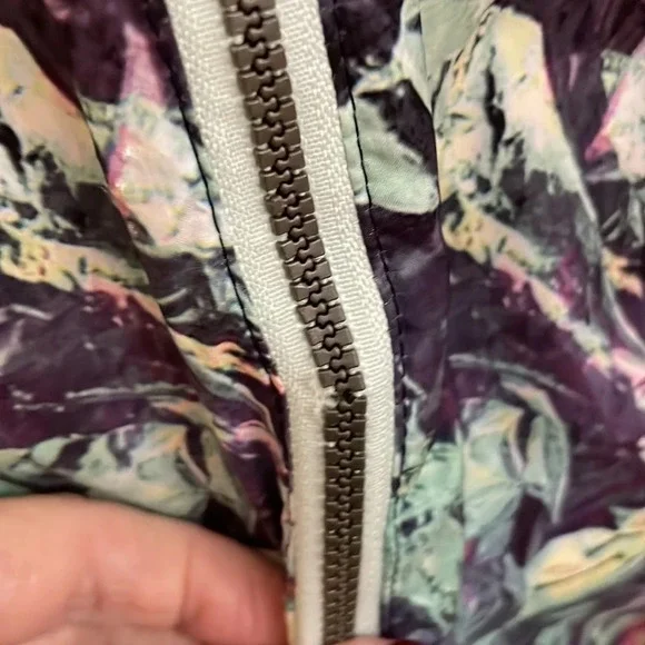 Rare Lululemon Miss Misty Jacket II in Iridescent sz 4 - Picture 6 of 9